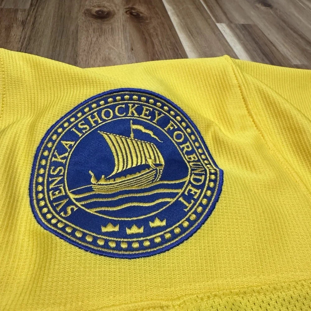 Sweeden Hockey Jersey Mens XL Nike Yellow National Team‎ Svenska Blank Y2K
